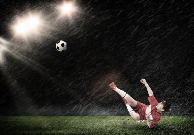 Genç futbolcu