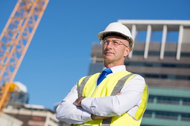 kendinden emin inşaat mühendisi