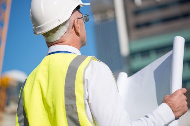 kendinden emin inşaat mühendisi