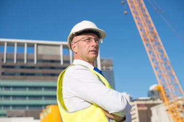 kendinden emin inşaat mühendisi