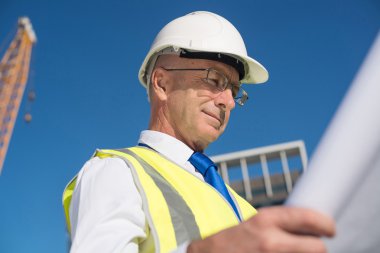 kendinden emin inşaat mühendisi