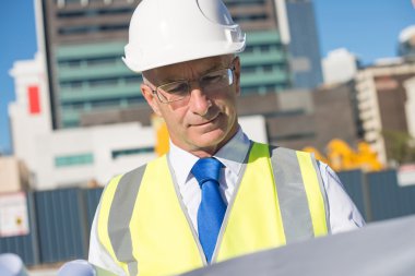 kask inşaat mühendisi