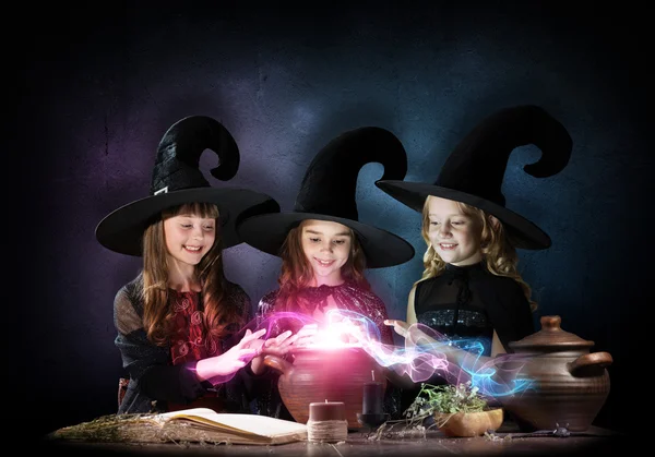 Üç küçük cadı — Stok fotoğraf