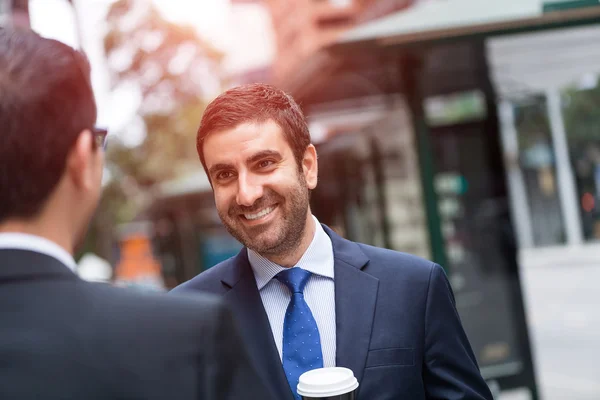 Empresários que fazem coffee break — Fotografia de Stock