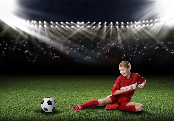 Menina jogando futebol — Fotografia de Stock