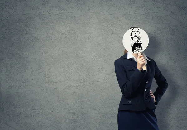 Mujer de negocios ocultando la cara — Foto de Stock