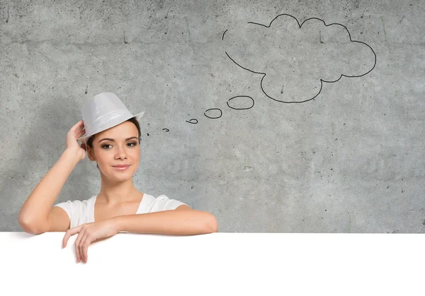 Jonge vrouw met banner — Stockfoto