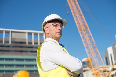 kendinden emin inşaat mühendisi