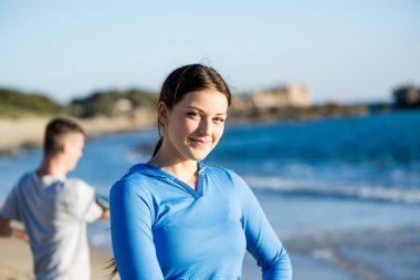 Çift Joggers sahilde