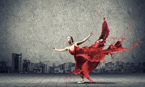 Passionate woman dancer — Stock Photo, Image