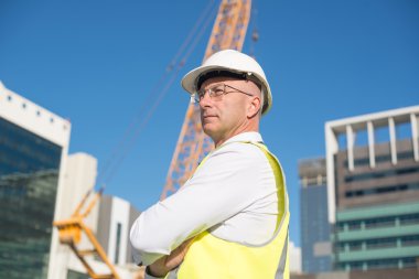 kendinden emin inşaat mühendisi
