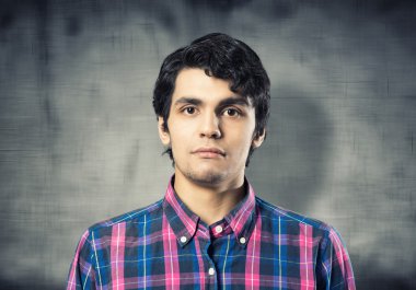 yakışıklı delikanlı