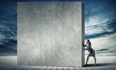 iş kadını hareketli çimento duvar