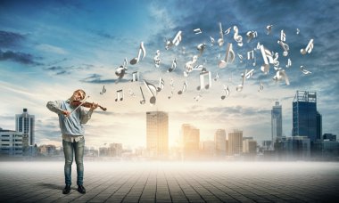 Genç çocuk oyun keman