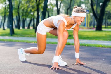 Genç sporcu kadın runner