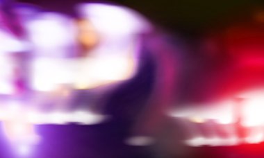 bulanık sahne ışıkları