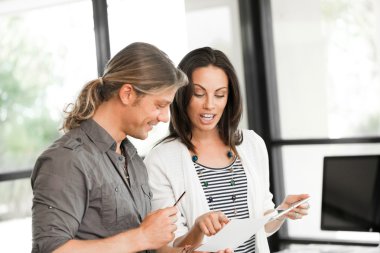 İşbirliği içinde çalışma arkadaşları