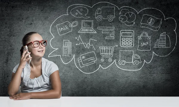 Kid girl using mobile — Stock Photo, Image