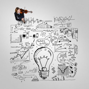 mühendis kadın ve iş stratejisi