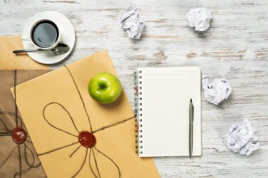 İlham gelmesini bekliyor