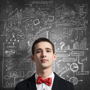 genç adam giyen kırmızı papyon