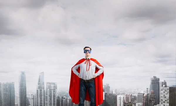 Super héroe hombre de negocios en máscara — Foto de Stock