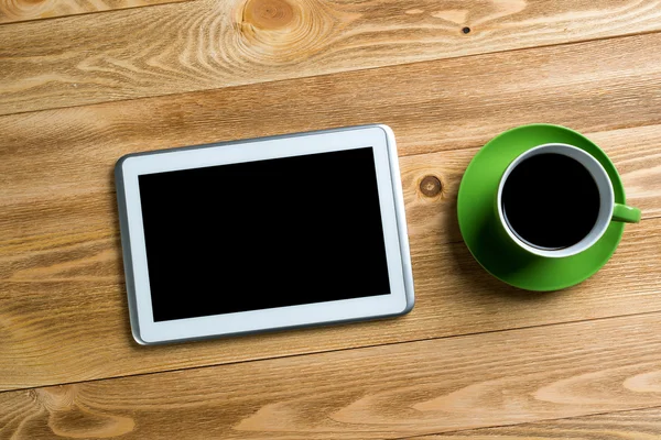 Tablet digitale e tazza di caffè — Foto Stock