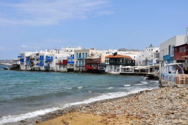 Mykonos, Yunanistan ada ünlü plajı ve Yunan evler