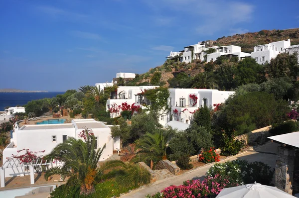 White private bungalows on a hill of greek island mykonos — Stock Photo, Image