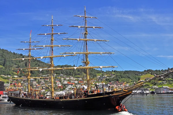 Vecchia barca a vela in legno in norway — Foto Stock