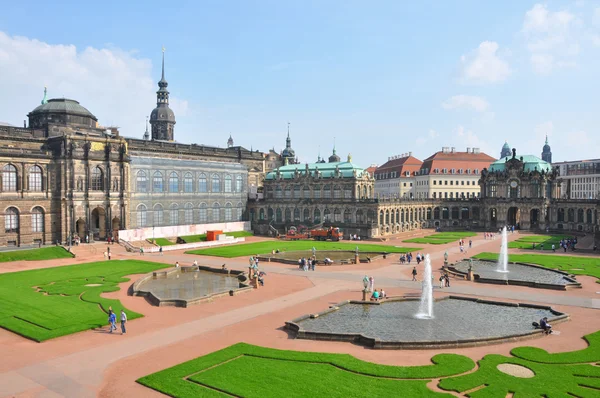 Visa i trädgården av zwinger dresden, Tyskland — Stockfoto