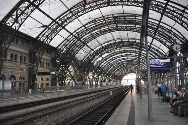 Ana tren istasyonu Dresden, Almanya — Stok fotoğraf