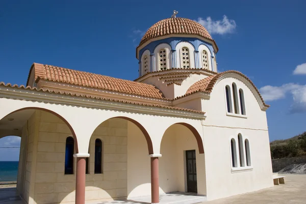 Igreja ortodoxa grega bonita na ilha de creta — Fotografia de Stock