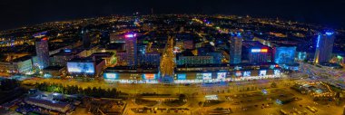 Anteni panoramik görüntülemek Warsaw adlı şehir merkezinde geceleri, üst Sarayı kültür ve bilim, Varşova, Polonya
