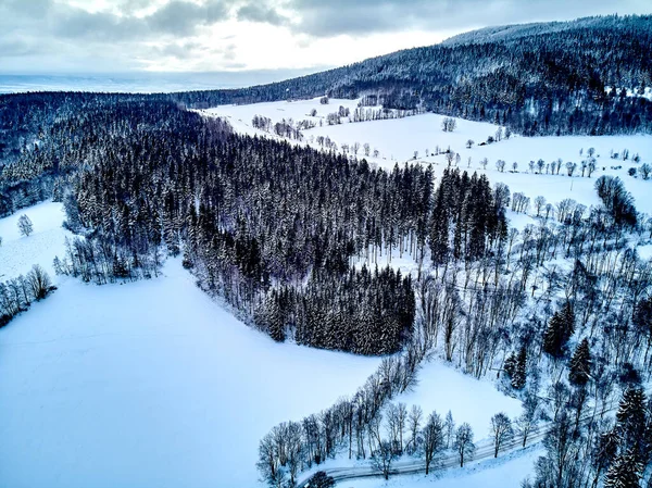 Schöne Drohnen Rundumsicht Auf Eine Winterlandschaft Stolowe Gebirge Bei Schneefall — Stockfoto