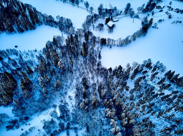 Vista Aérea Panorâmica Bonita Drone Uma Paisagem Inverno Nas Montanhas — Fotografia de Stock