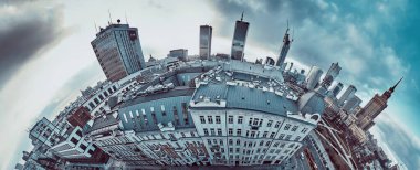 WARsaw, POLAND - 05 Şubat 2021: Varşova Şehri Gökdelenleri, PKiN ve Varso Kulesi 'nde 19. yüzyıl günbatımında inşa edilen güzel panoramik hava aracı görüntüsü