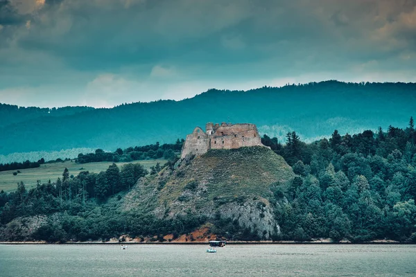 Piękny Widok Lotu Ptaka Ruiny Zamku Czorsztyńskiego Jeziora Czorsztyńskiego Jezioro — Zdjęcie stockowe
