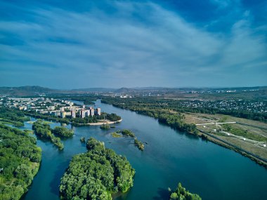 Irtysh ve Ulba nehirlerinin ust-KAMENOGORSK (Oskemen), QAZAQSTAN