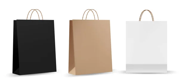 Mockups de sacos de compras. Pacote de papel isolado em fundo branco. Mockup realista de sacos de papel artesanal. — Vetor de Stock