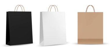 Alışveriş torbası maketleri. Kağıt paket beyaz arkaplanda izole edildi. Kağıt torbaların gerçekçi bir maketi..