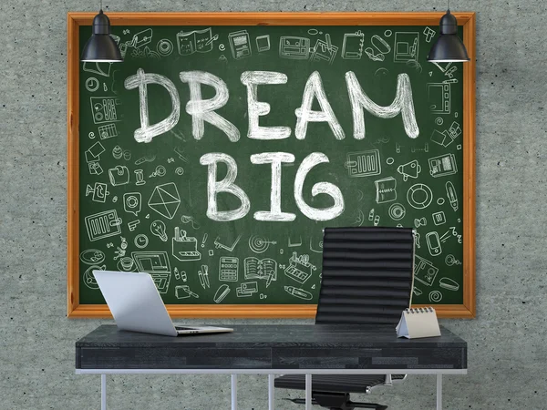 Hand getekende Dream Big op Office schoolbord. — Stockfoto