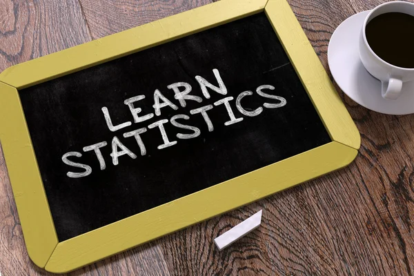 Concepto de estadísticas de aprendizaje dibujado a mano en pizarra . —  Fotos de Stock