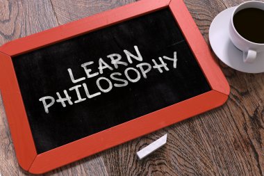 Felsefe yi Öğrenin Chalkboard'da El Yazısı.