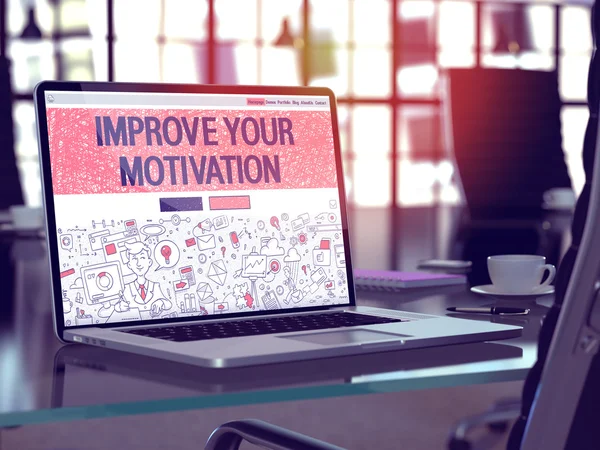 Mejorar su concepto de motivación en la pantalla del ordenador portátil . —  Fotos de Stock