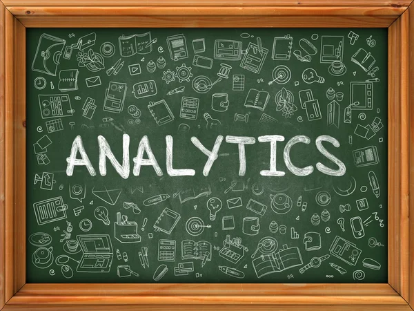 Analitik Kavramı. Doodle Simgeleri ile Yeşil Tebeşir Tahtası.