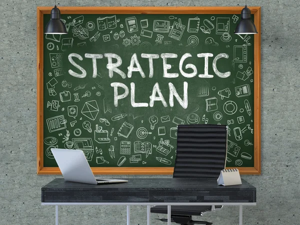 Strategisk plan på Chalkboard på kontoret. — Stockfoto