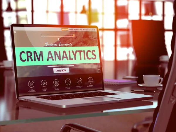 CRM Analytics concept op laptop scherm. — Stockfoto