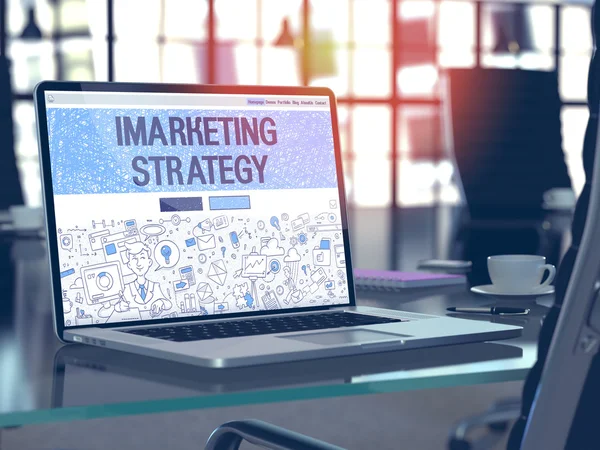 IMarketing strategi på laptop i modern arbetsplats bakgrund. — Stockfoto