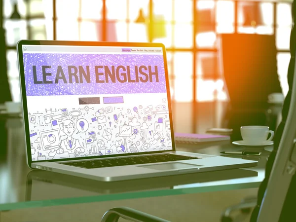 Aprender Inglés Concepto en la pantalla del ordenador portátil . — Foto de Stock